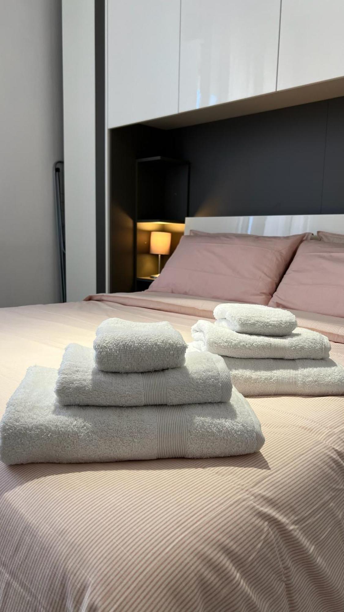 Rafael Milano - 10 Min From Linate Airport, Centrale Fs, Ospedale San Raffaele Daire Dış mekan fotoğraf